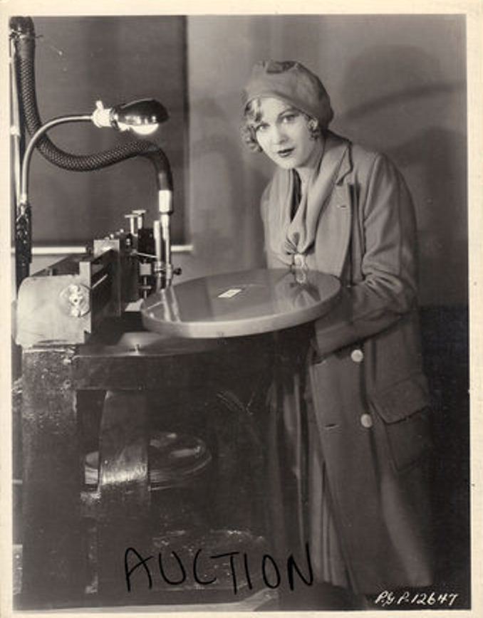 Esther Ralston using a Vitaphone disc recording on the Paramount lot.
